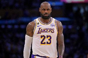 詹姆斯比赛直播_湖人最新动态_NBA篮球高清在线观看配图
