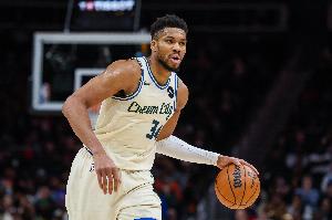 字母哥比赛直播_雄鹿最新动态_NBA篮球在线高清观看配图