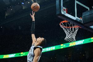 文班亚马比赛直播_马刺vs尼克斯季后赛盖帽数据_2026NBA最新动态配图