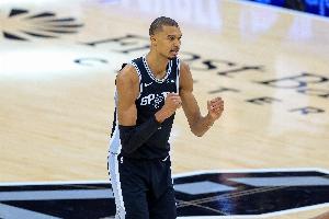 文班亚马比赛直播_2016年总决赛G7最后几分钟回顾_NBA篮球最新动态配图