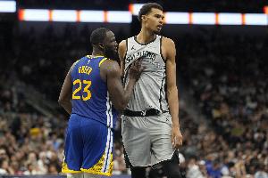 文班亚马比赛直播_勇士vs尼克斯_nba最新战况配图