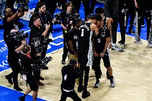马刺vs热火_篮球NBA历史第二年轻总决赛队伍_吉诺比利印象深刻配图