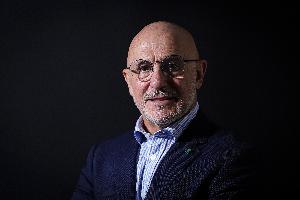 德拉富恩特谈选人_皇家马德里最新动态_西班牙足球世界杯高清观看配图