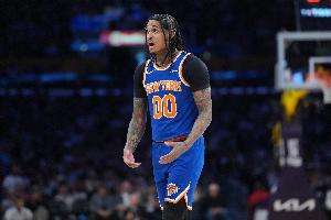 克拉克森比赛直播_尼克斯vs马刺_NBA最新动态配图