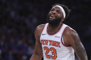 尼克斯vs马刺_米切尔·罗宾逊掌骨骨折最新伤情_NBA伤病动态配图