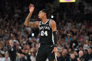 马刺vs尼克斯_NBA最新战报_篮球比赛高清直播配图