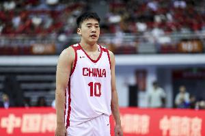 中国男篮vs对手_前场板赢8个_冲抢篮板单打能力展示配图