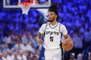 马刺vs对手_卡斯尔首节表现低迷_篮球NBA最新动态配图