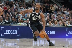 马刺vs尼克斯_巴恩斯尚帕尼上场时间争议_NBA最新动态配图
