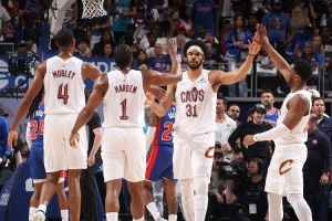 米切尔比赛直播_骑士NBA最新动态_哈登退役传闻配图