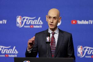马刺vs湖人_nba最新动态_萧华谈马刺球队文化配图