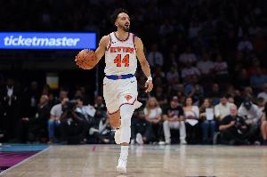 尼克斯vs对手_篮球NBA防守漏洞_布伦森半场表现配图