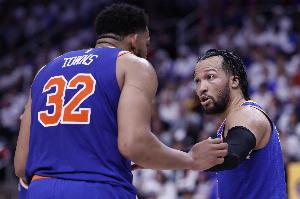 尼克斯vs马刺_NBA篮球下半场逆转纪录_体育赛事最新动态配图