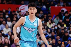 青岛男篮vs续约动态_CBA中国篮球最新消息配图