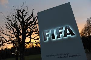 足球vs世界杯_国际足联门票价格争议_球迷不满最新动态配图