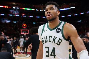 字母哥比赛直播_开拓者交易动态_NBA最新交易流言配图