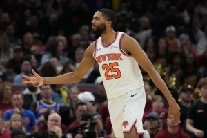 尼克斯vs步行者_NBA季后赛最新战报_篮球比赛高清直播配图