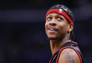 艾弗森比赛直播_76人传奇球星51岁生日_美国男篮NBA历史经典回顾配图