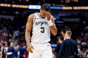 凯尔登·约翰逊比赛直播_nba最新战况_马刺vs尼克斯高清在线观看配图