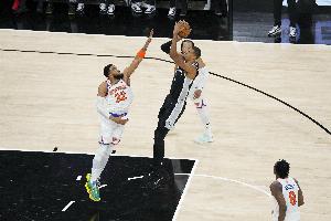 马刺vs尼克斯_NBA篮球比分预测_马刺客场赢球分析配图