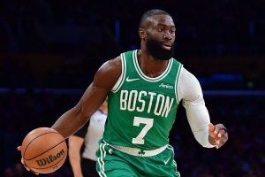 杰伦·布朗比赛直播_凯尔特人最新动态_NBA球星中国行高清配图