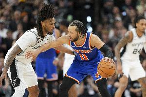 尼克斯vs马刺_NBA篮球比赛直播_两队实力接近预测配图