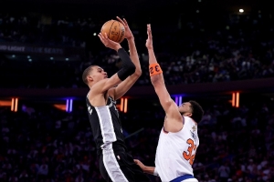 文班亚马比赛直播_NBA总决赛最新战况_马刺vs尼克斯高清在线观看配图