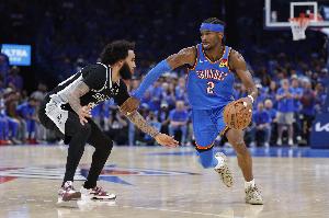 亚历山大比赛直播_雷霆最新动态_NBA球星攻防一体表现配图