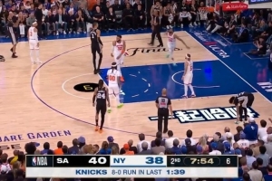 尼克斯vs唐斯_篮球NBA比赛直播配图