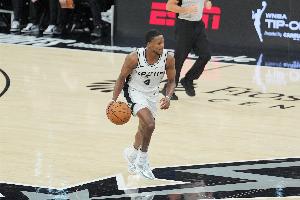 朗佐·鲍尔比赛直播_马刺vs尼克斯最新战况_NBA季后赛高清在线观看配图