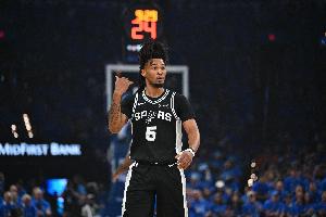 马刺vs对手_篮球NBA最新战报_马刺比赛高清直播配图