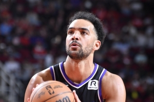 特雷·莱尔斯比赛直播_NBA最新动态_重返NBA最新消息配图