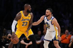 詹姆斯比赛直播_湖人vs尼克斯最新动态_NBA篮球高清在线观看配图