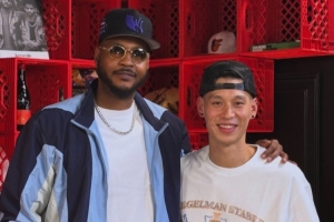 林书豪比赛直播_林书豪安东尼合照引热议_NBA最新动态配图