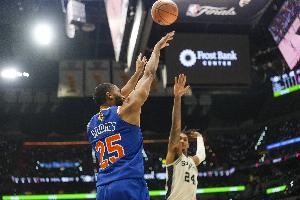 尼克斯vs对手_NBA篮球比赛直播_球队进攻节奏停滞配图