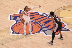 安东尼比赛直播_NBA最新动态_尼克斯vs马刺在线高清观看配图