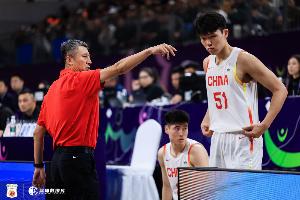 杨瀚森比赛直播_胡金秋徐昕男篮5号位_中国男篮15选9名单配图