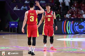 周琦比赛直播_中国男篮集训名单最新动态_CBA篮球落选新闻配图