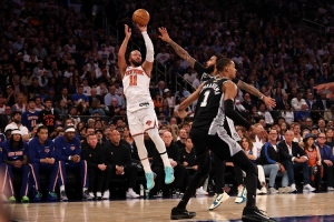 尼克斯vs马刺_NBA篮球比赛直播_布伦森关键球员稳定表现配图