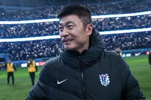 大连足球vs中国男足_中超最新动态_国家队竞争力复苏配图