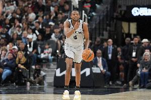马刺vs福克斯_篮球NBA最新动态_客场作战球员心态分析配图