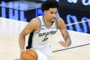 哈珀比赛直播_nba总决赛最新_马刺vs尼克斯历史纪录配图