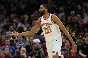 布里奇斯比赛直播_篮球NBA最新动态_球员状态实时追踪配图