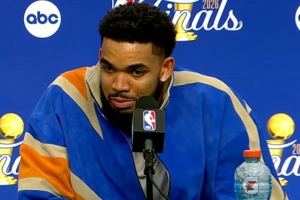唐斯比赛直播_尼克斯vs马刺最新战报_NBA篮球在线高清观看配图