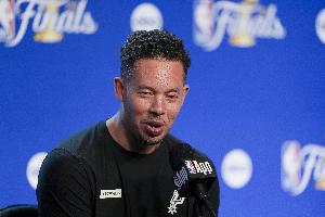 马刺比赛直播_卡斯尔对比赛影响力贯穿全场_NBA最新战况配图