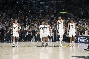 快船vs马刺_NBA篮球比赛直播_尼克斯vs马刺最新动态配图