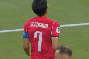 韩国连续进攻，孙兴慜射门被封堵，李刚仁远射造险配图