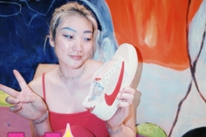 代言人就是爽！李梦晒最新款倒钩 该配色还未正式发售配图